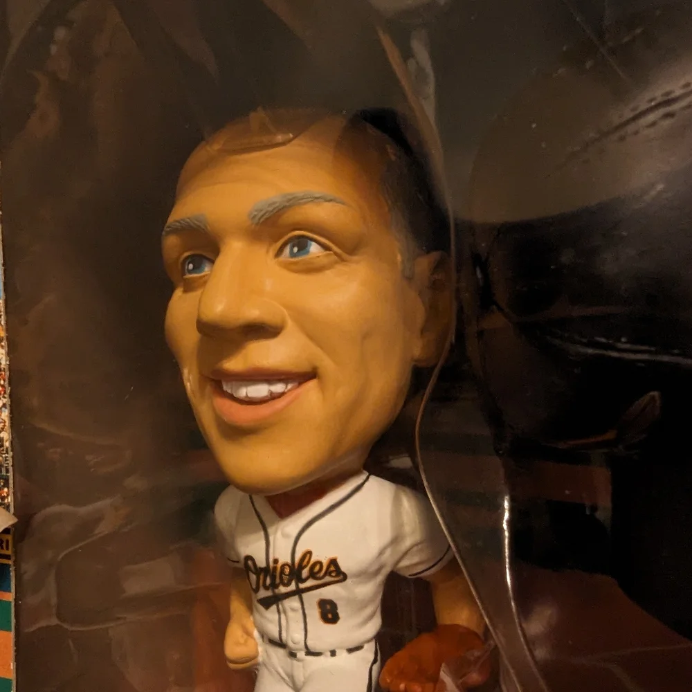 Cal Ripken Jr ! - Picture 6 of 10